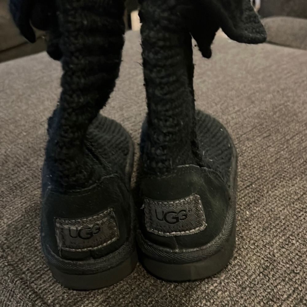 Kids UGG Classic Cardy Button black knit